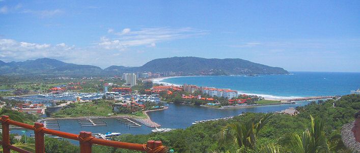 Marina Ixtapa y La Zona Hotelera en Playa El Palmar