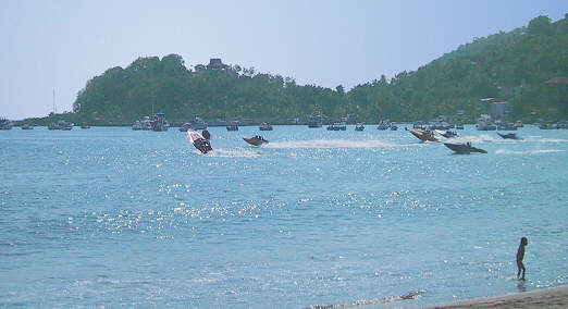 start of final leg of Marat�n de R�o Balsas race in Zihuatanejo