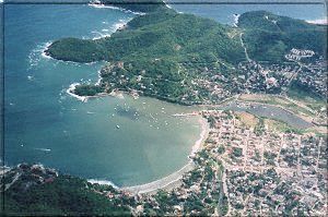 VISTA DEL AIRE DEL CENTRO DE ZIHUATANEJO / DA UN CLICK PARA AGRANDAR LA FOTO