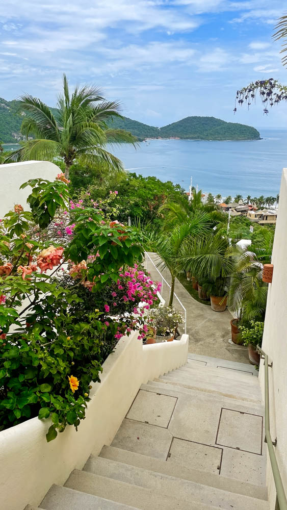 Escalera hacia el departamento